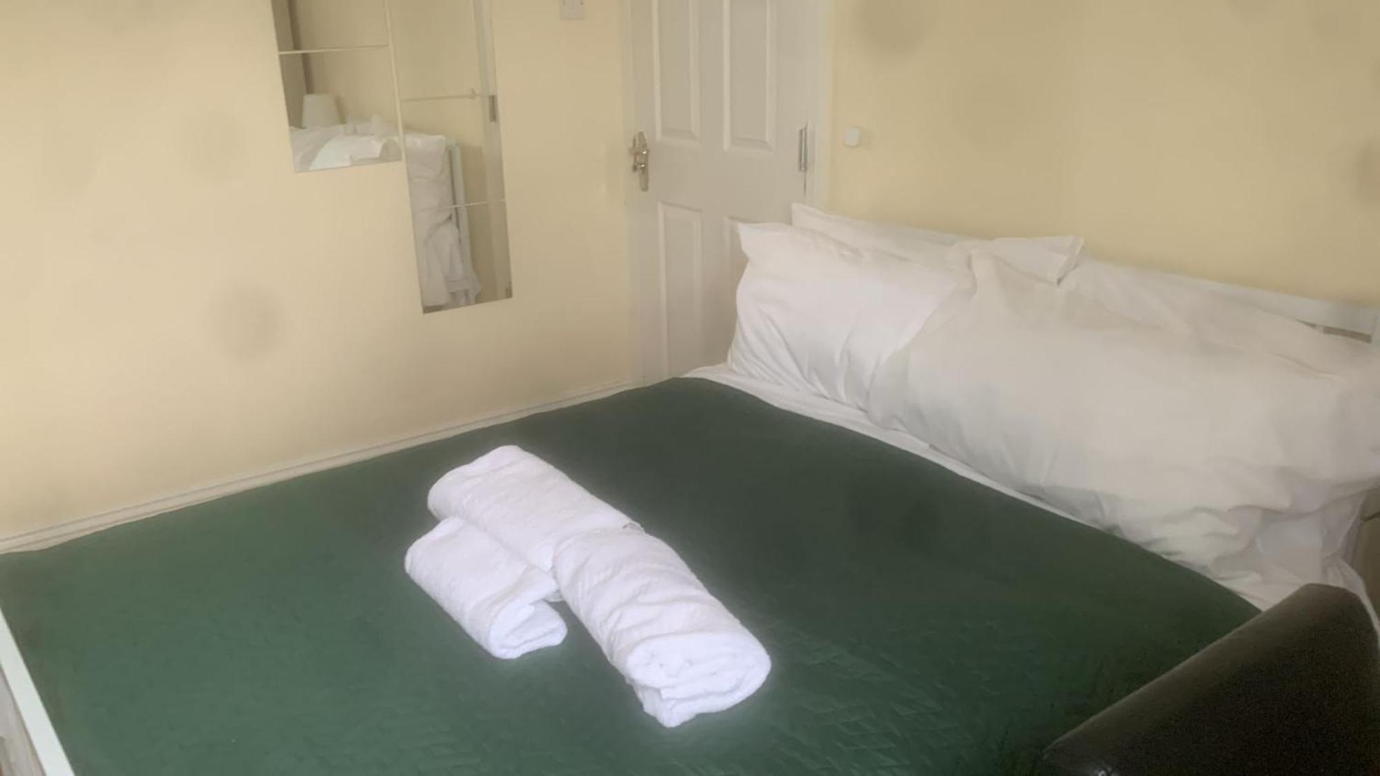 Specious Studio Flats Londra Esterno foto