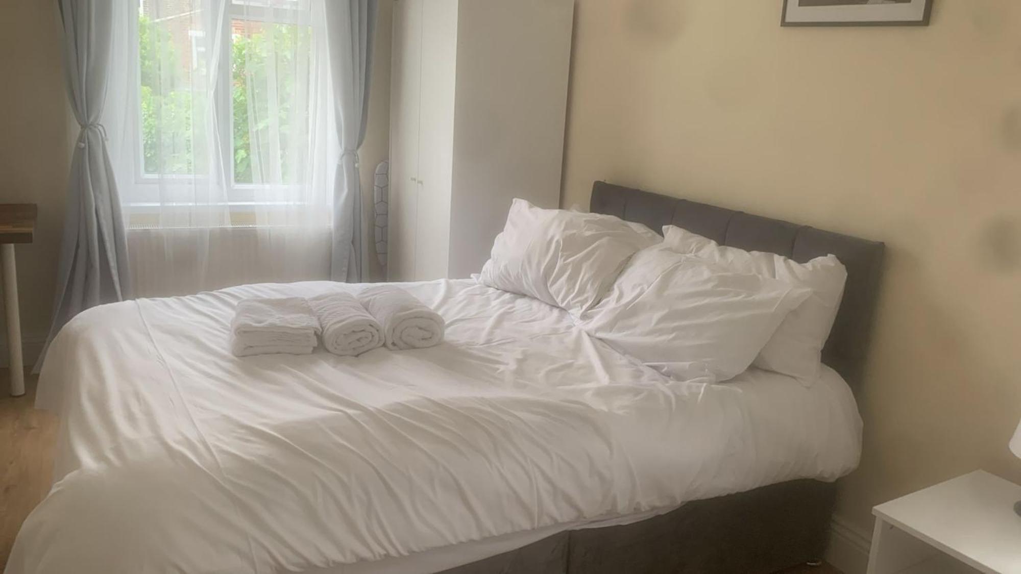 Specious Studio Flats Londra Esterno foto