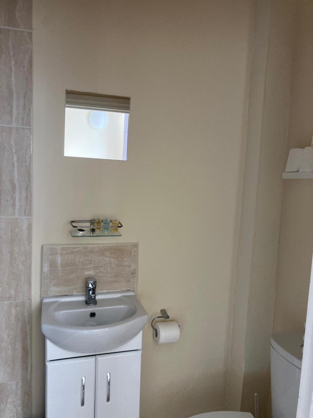 Specious Studio Flats Londra Esterno foto