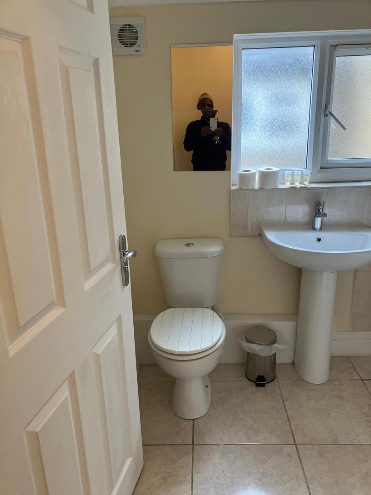 Specious Studio Flats Londra Esterno foto