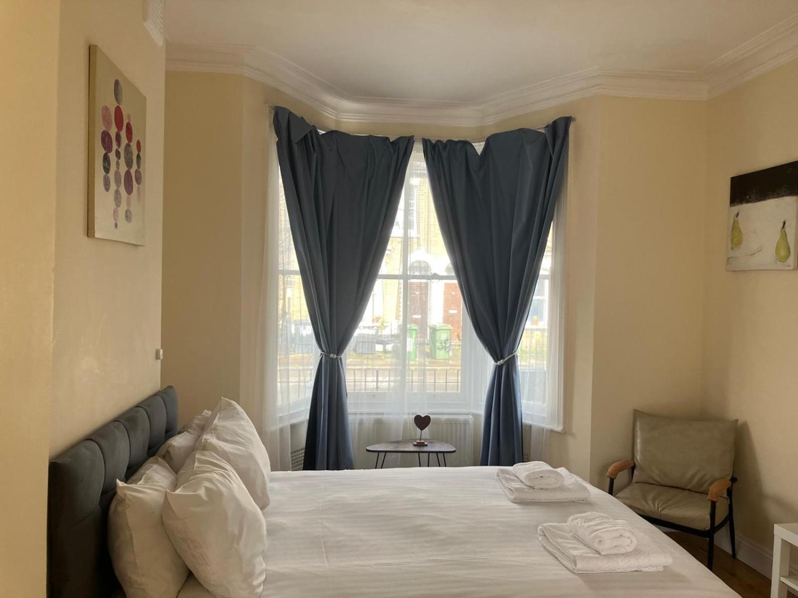 Specious Studio Flats Londra Esterno foto