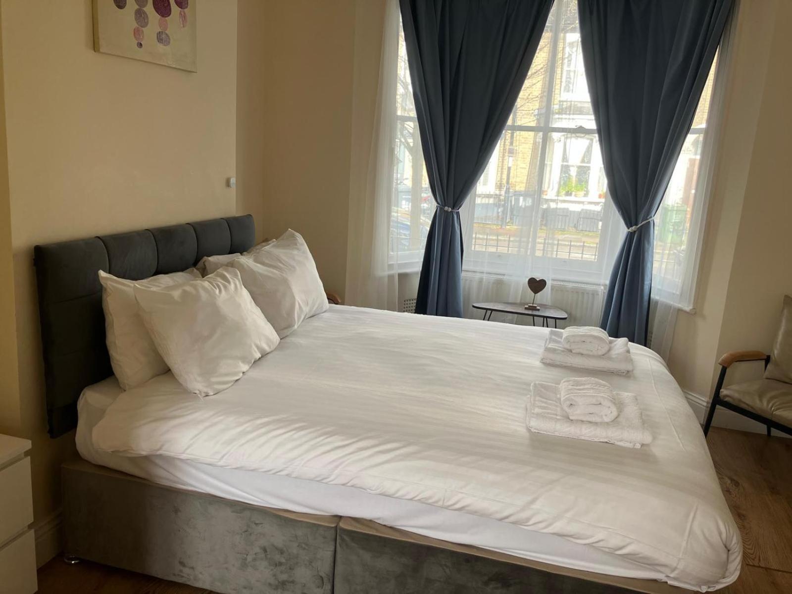 Specious Studio Flats Londra Esterno foto